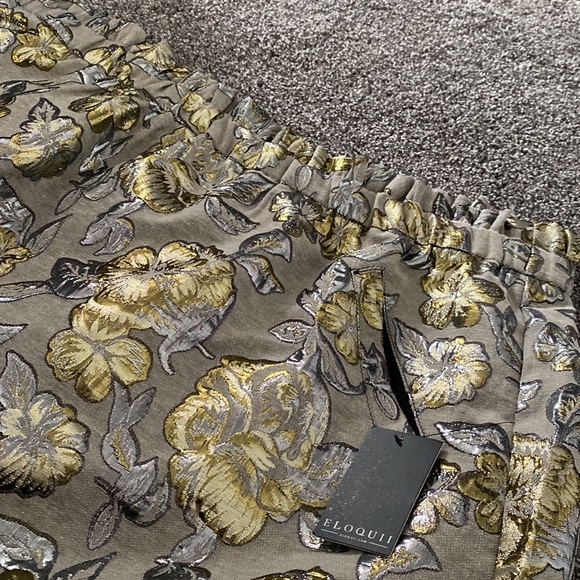 + Size NWT Eloquii Gold foil floral A Line skirt - Picture 4 of 10
